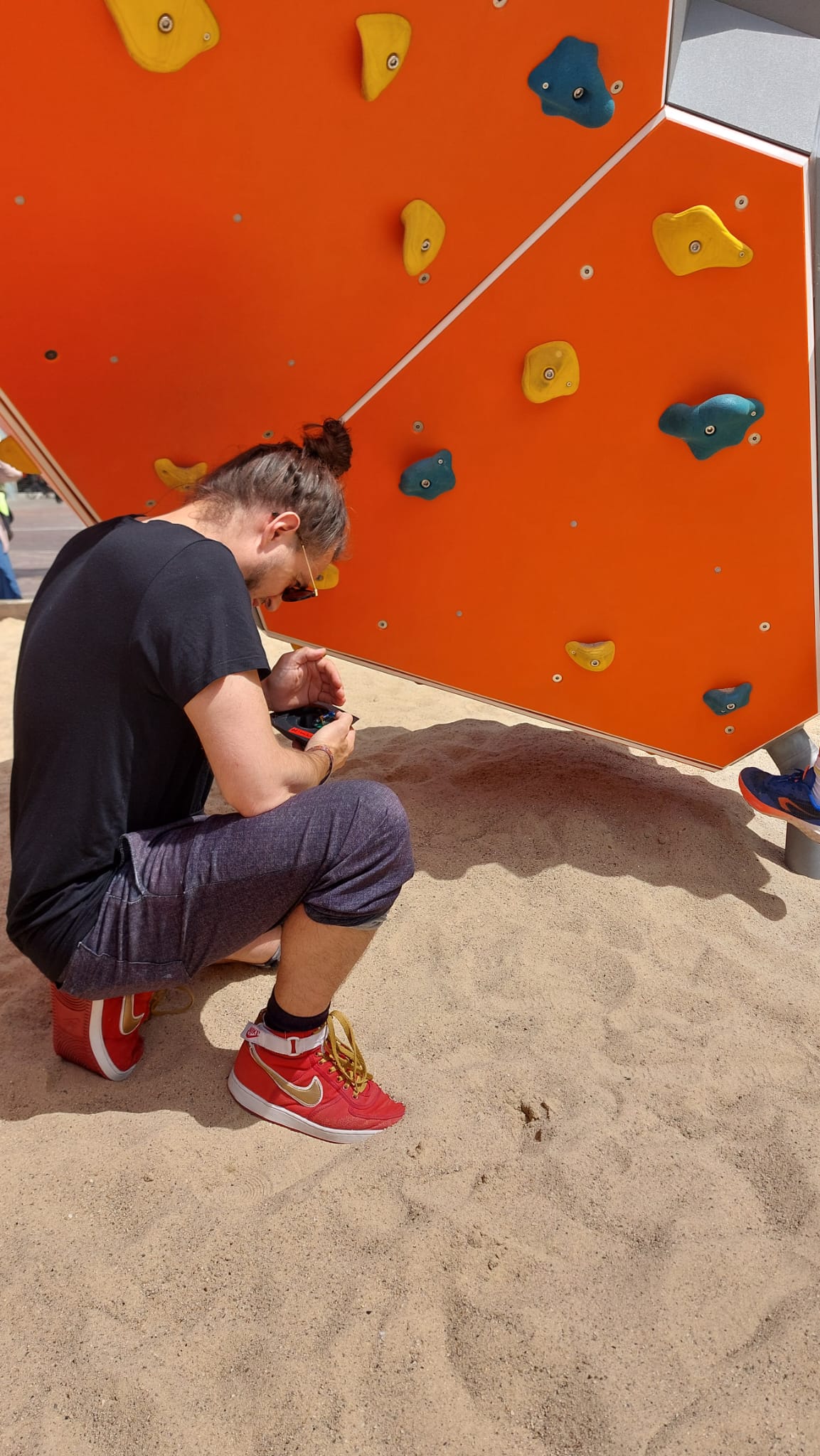 Sensoranbringung an Boulderblock